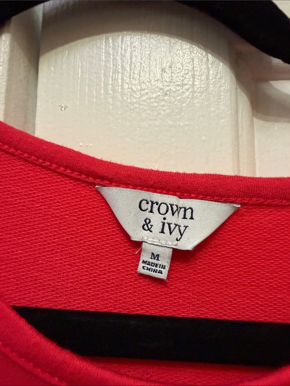 crown & ivy Vibrant Red Sleeveless Tank Top - Picture 2 of 3